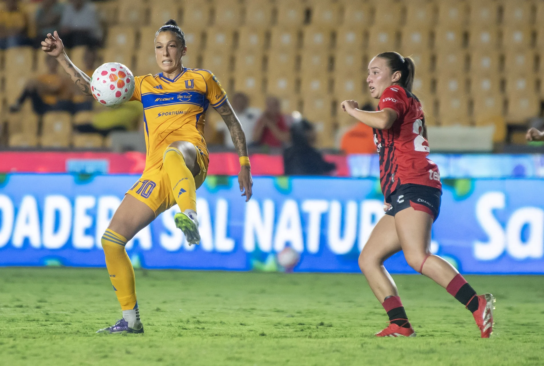 Choque de titanes en el Apertura: Tigres recibe a Pachuca en duelo de goleadoras